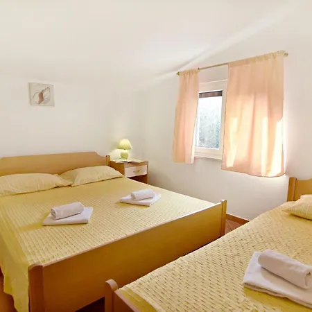 Apartment Comfortable Flat With Terrace In *