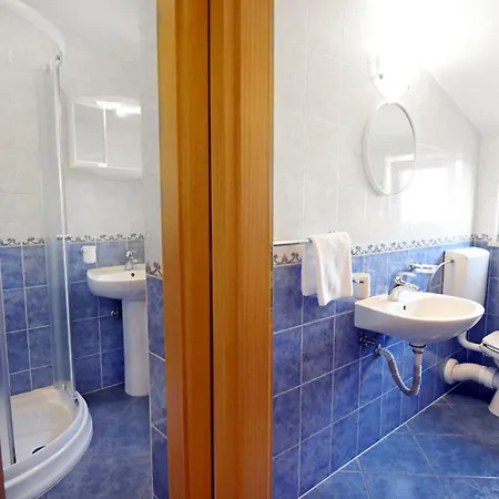 Apartment Comfortable Flat With Terrace In Umag