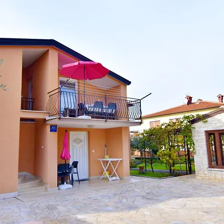 Comfortable Flat With Terrace In *