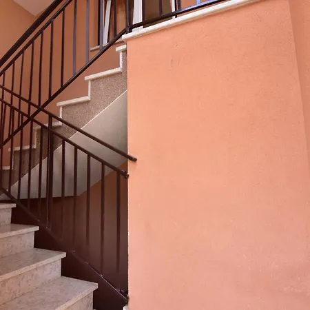 Comfortable Flat With Terrace In شقة