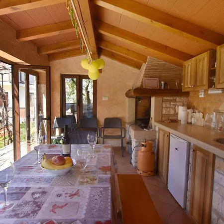 Comfortable Flat With Terrace In شقة *