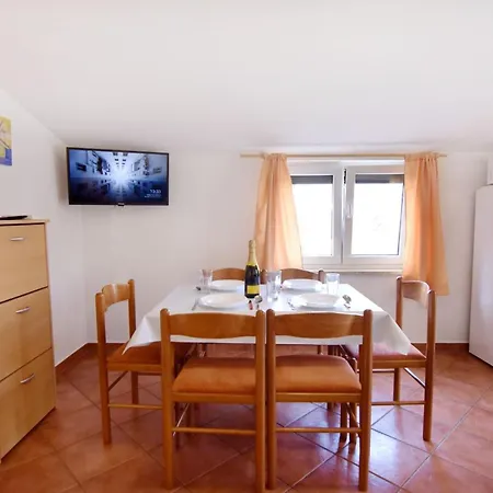 Comfortable Flat With Terrace In شقة *