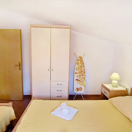 Comfortable Flat With Terrace In
