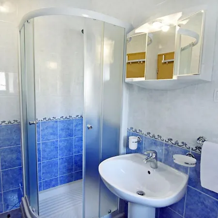 Apartment Comfortable Flat With Terrace In