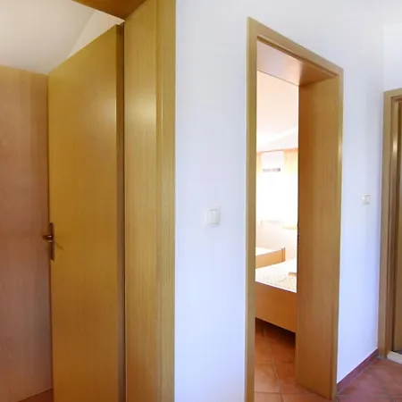 Comfortable Flat With Terrace In